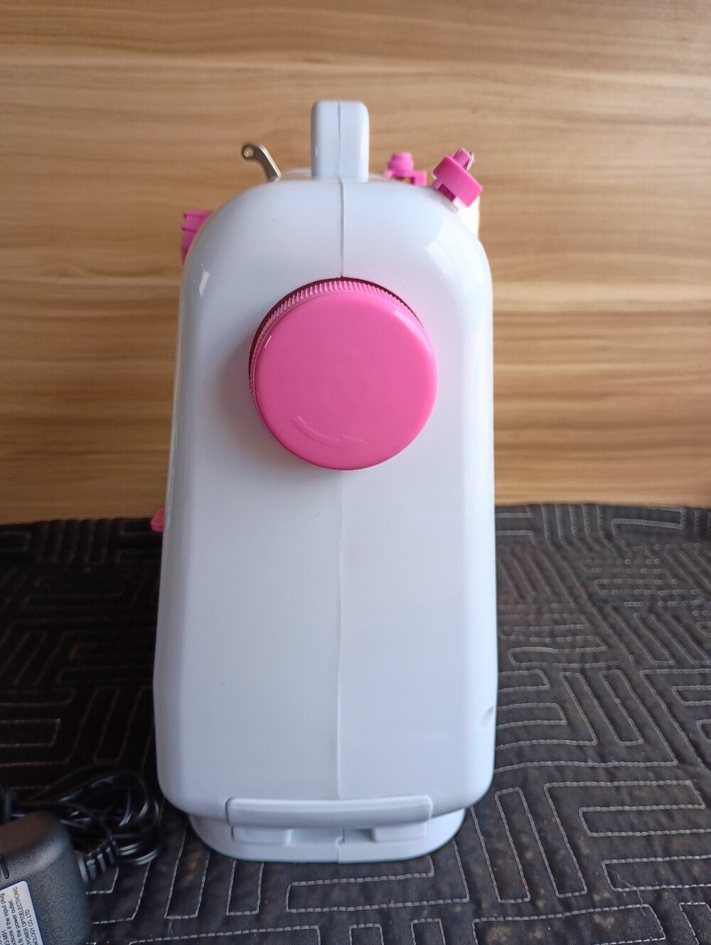 FHSM-505 Portable Mini Sewing Machine - Picture 12 of 16